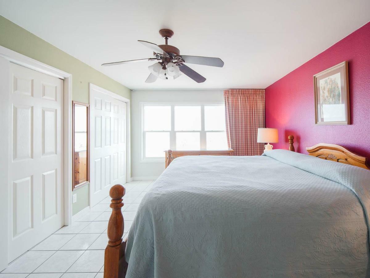 Relaxing Condo, Great Location, 3 Minute Walk To The Beach Condo Pulau Padre Selatan Bagian luar foto