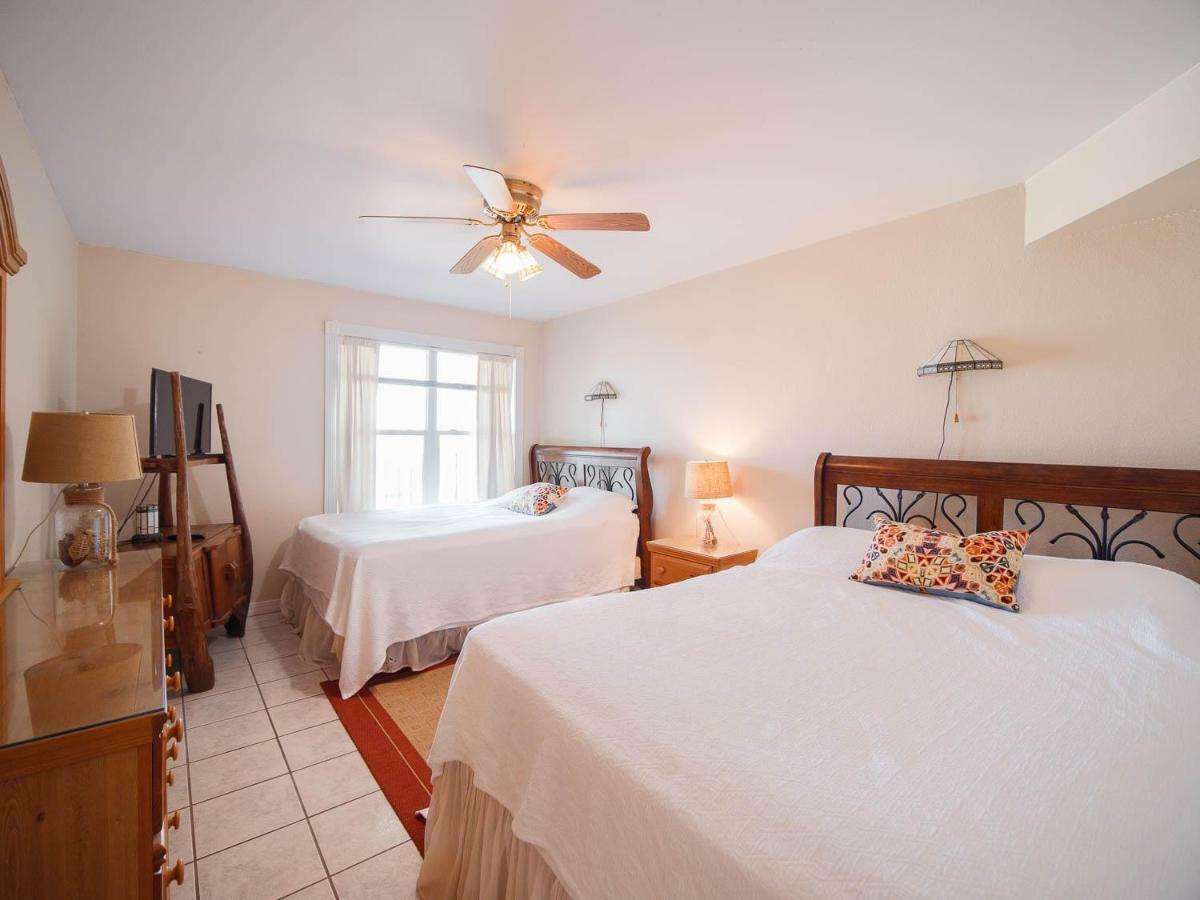 Relaxing Condo, Great Location, 3 Minute Walk To The Beach Condo Pulau Padre Selatan Bagian luar foto